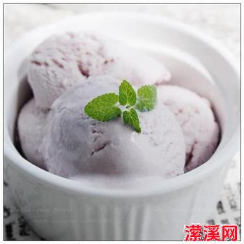 探索未知的味觉冒险：尝试“紫薯冰淇淋”