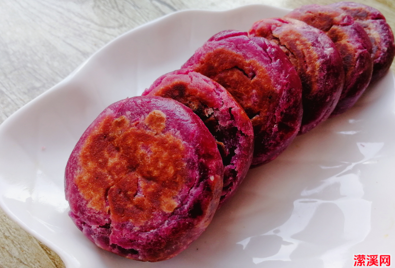 紫薯饼怎么做好吃又简单，教你做软糯香甜的紫薯饼