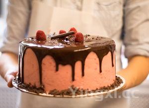 网红草莓蛋糕图片,网红草莓蛋糕图片加蓝莓小蛋糕