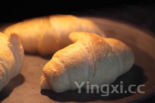 牛角包和可颂的区别,可颂和牛角包的区别凉了不好吃