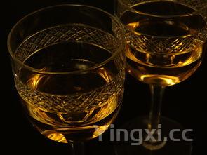 详细阅读:舌尖上的中国对酒的描述,舌尖上的中国白酒哪里买 舌尖上的中国对酒的描述,舌尖上的中国白酒哪里买