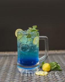 rio鸡尾酒和啤酒哪个酒精度高,rio鸡尾酒比啤酒后劲大吗